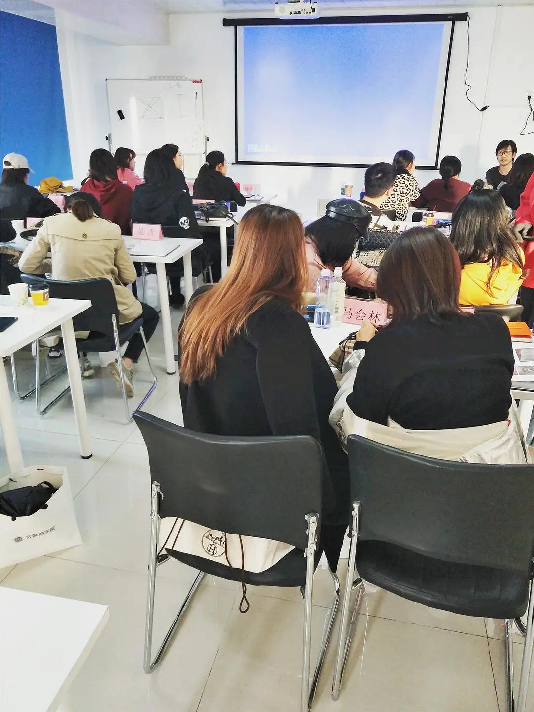 奢侈品修复培训哪家比较好_奢侈品修复培训班费用_奢饰品修复学徒